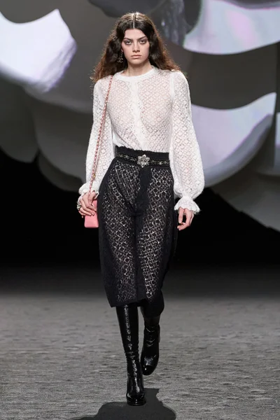 Look 54